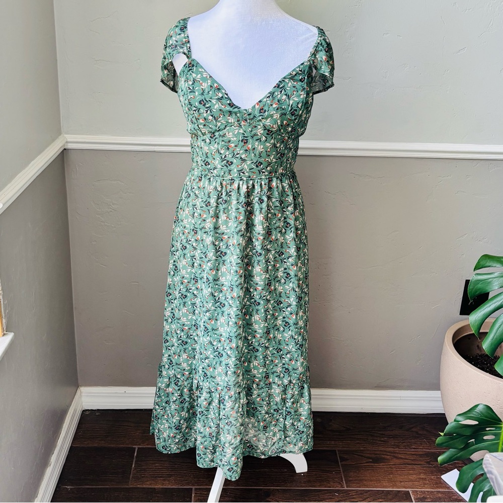 AUW Dress - Women’s - M - Green Floral - Flutter Sleeve with Sweetheart …